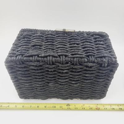 BEAUTIFUL TABLE TOP WOVEN BASKET W/ LID