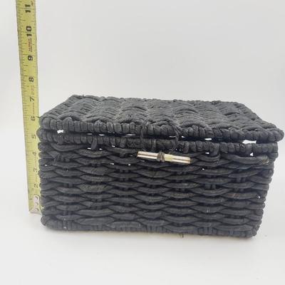 BEAUTIFUL TABLE TOP WOVEN BASKET W/ LID