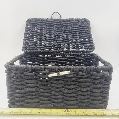 BEAUTIFUL TABLE TOP WOVEN BASKET W/ LID