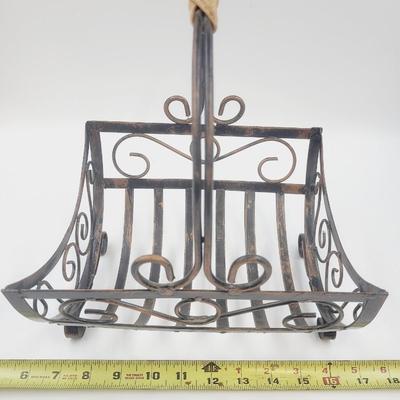 BEAUTIFUL DECORATIVE METAL TABLE TOP BASKET