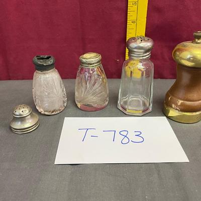 Vintage shakers