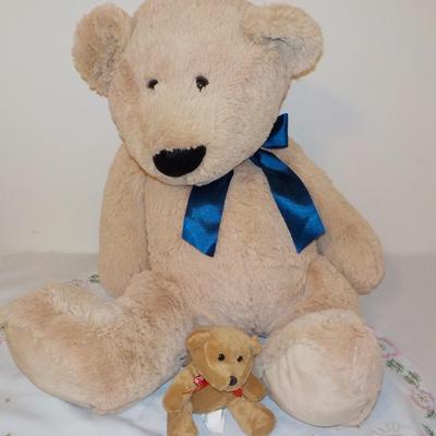 Giant Huggable collectible bear from Animal Adventures