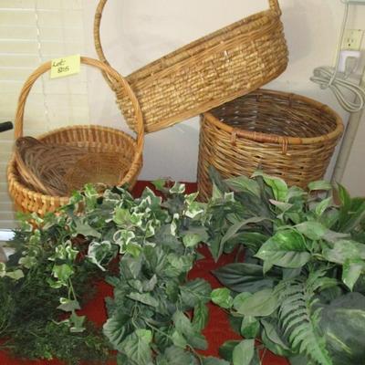 Baskets/Faux Flowers