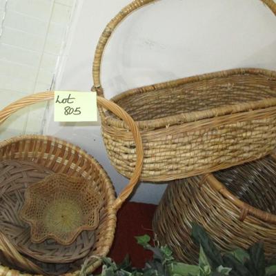 Baskets/Faux Flowers