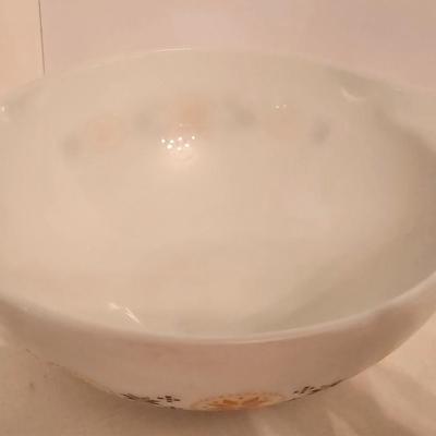 Lot #38  Vintage PYREX mixing bowl - Town & Country Pattern - 4 Quart