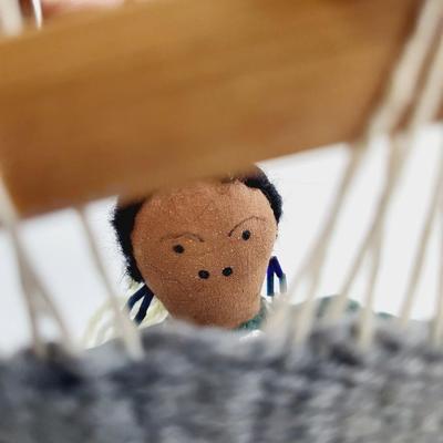 VINTAGE NAVAJO WOMAN WEAVING TABLE TOP DISPLAY