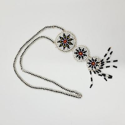 VINTAGE NATIVE AMERICAN HAND BEADED STAR FLOWER NECKLACE
