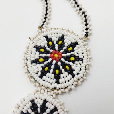 VINTAGE NATIVE AMERICAN HAND BEADED STAR FLOWER NECKLACE