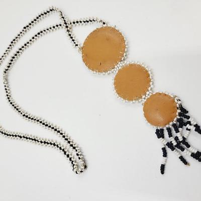 VINTAGE NATIVE AMERICAN HAND BEADED STAR FLOWER NECKLACE