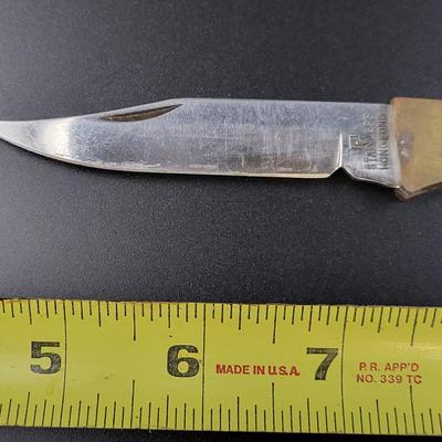 BEAUTIFUL WOODEN HANDLED POCKET KNIFE