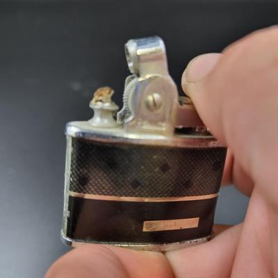 VINTAGE BUTANE LIGHTER BUNDLE