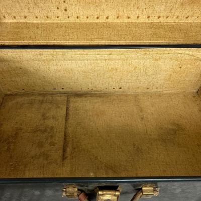6376 Vintage Steamer Trunk
