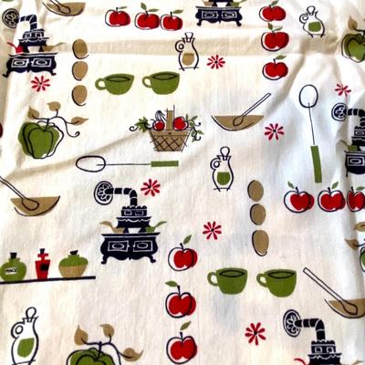 Vintage Kitchen Bridge Cloth - so charming w green and red retro kitchen utensils