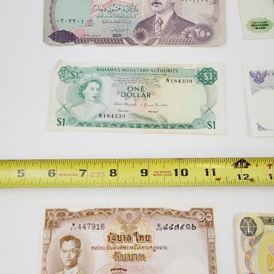 FOREIGN PAPER MONEY LOT