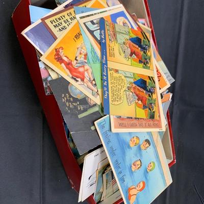 VINTAGE POSTCARDS LOT