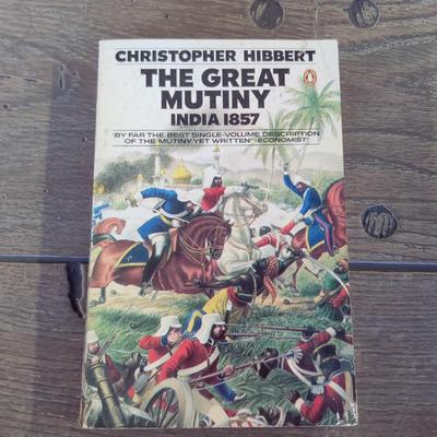 "THE GREAT MUTINY INDIA 1857" BY CHRISTOPHER HIBBERT PAPERBACK BOOK