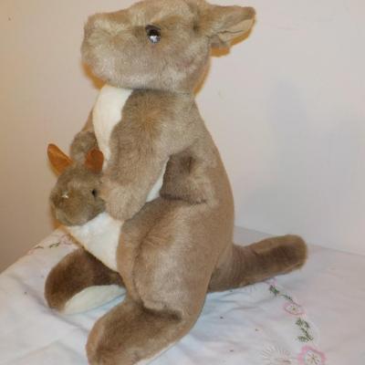 Momma and her baby Kangaroo from Australia.