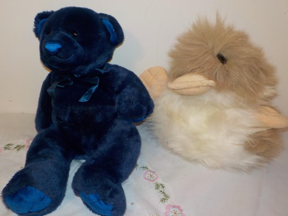 Goggles and snuggles blue. | EstateSales.org