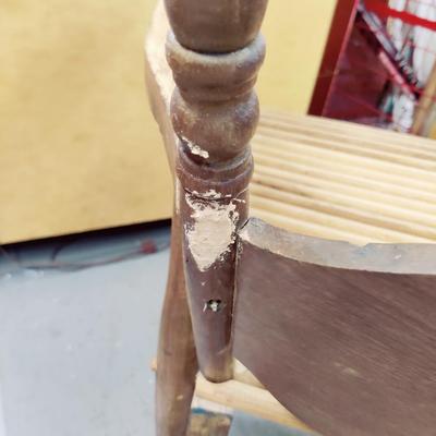 UNIQUE ANTIQUE ROCKING CHAIR