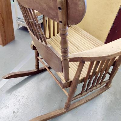 UNIQUE ANTIQUE ROCKING CHAIR