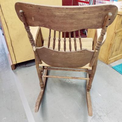 UNIQUE ANTIQUE ROCKING CHAIR