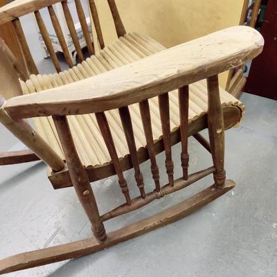 UNIQUE ANTIQUE ROCKING CHAIR
