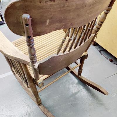 UNIQUE ANTIQUE ROCKING CHAIR
