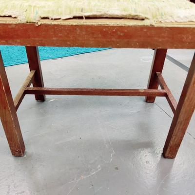 VINTAGE PIANO BENCH