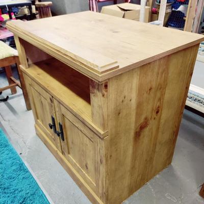 AMAZING READY TO USE ENTERTAINMENT STAND