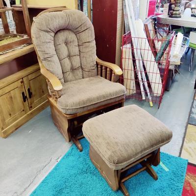 FABULOUS CUSHIONED GLIDER W/ OTTOMAN