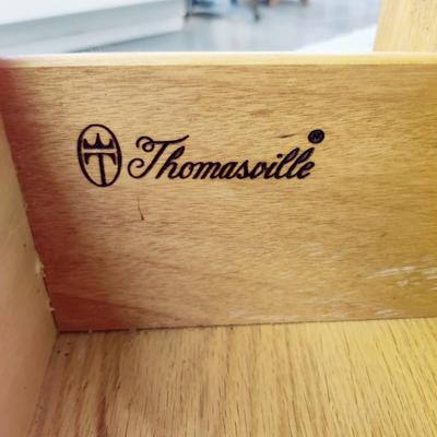 TERRIFIC THOMASVILLE SOLID WOOD SIDE TABLE