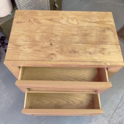 TERRIFIC THOMASVILLE SOLID WOOD SIDE TABLE