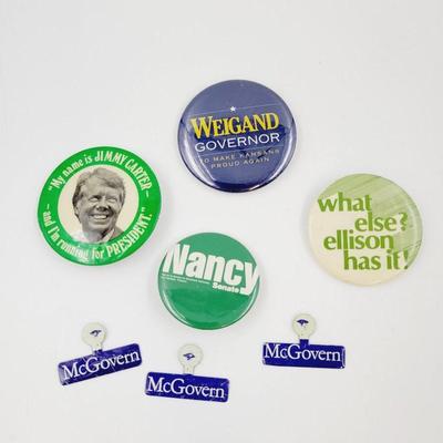 VINTAGE ARRAY OF POLITICAL PINS / BUTTONS