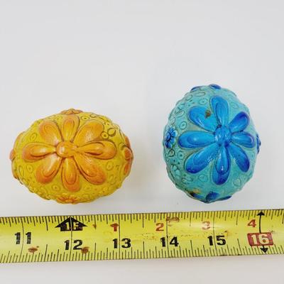 BEAUTIFUL VINTAGE CERAMIC HAND PAINTED EGGS