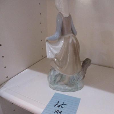 Lladro Rabbit's Food Figurine