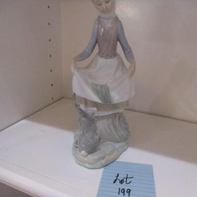 Lladro Rabbit's Food Figurine