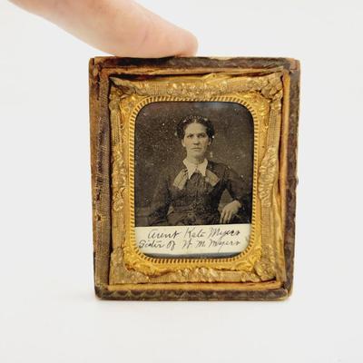 1800S TIN TYPE OLD PHOTO IN ORIGINAL FRAME