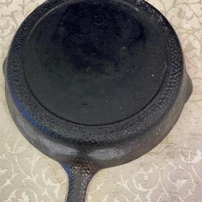 #5 cast Iron Pan