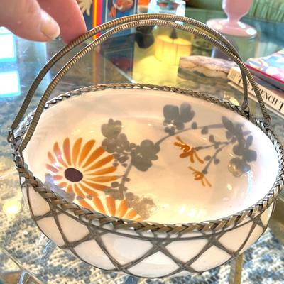 Antique Porcelain Japanese  AWAJI Bowl in Silver Wire handle