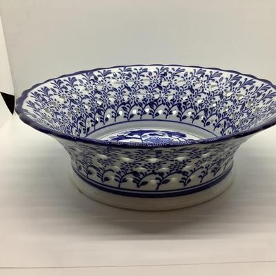 Decorative blue & white bowl