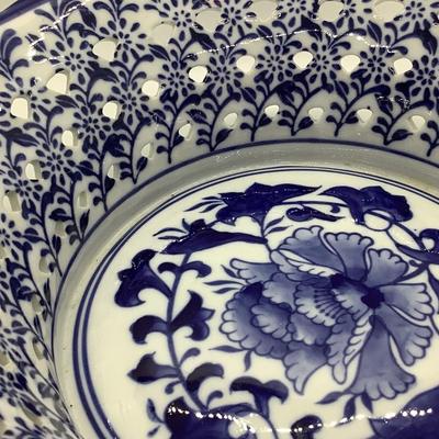 Decorative blue & white bowl