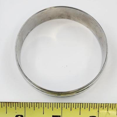 BEAUTIFUL SILVER TONED BANGLE BRACELET