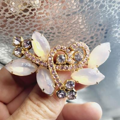 VINTAGE BEAUTIFUL PINK & GOLD TONED BROOCH - PICS DO NOT DO THIS PIECE JUSTICE