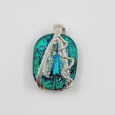 BEAUTIFUL UNSIGNED ARTIST GLASS PENDANT W/ SILVER ACCENTS