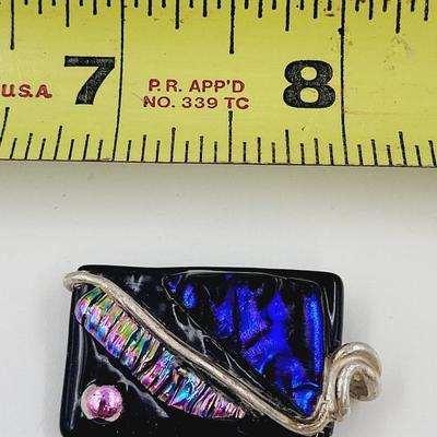 BEAUTIFUL UNSIGNED HAND CRAFTED GLASS PENDANT W/ SILVER ACCENTS