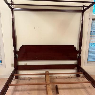 Ethan Allen King Sized Georgian Court Canopy Bed (MB-MG)