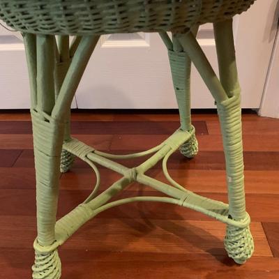 Wicker stool w/attached top