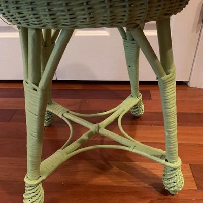 Wicker stool w/attached top