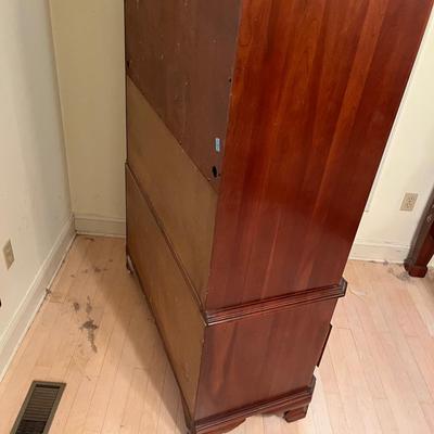 Ethan Allen Georgian Court Clothing Armoire (MB-MG)