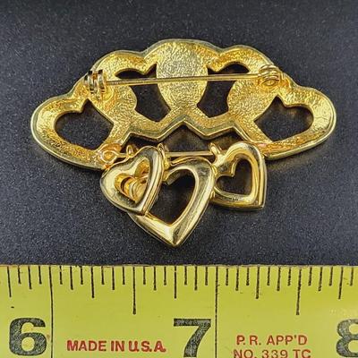 BEAUTIFUL HEART W/ CHARMS GOLD TONED BROOCH